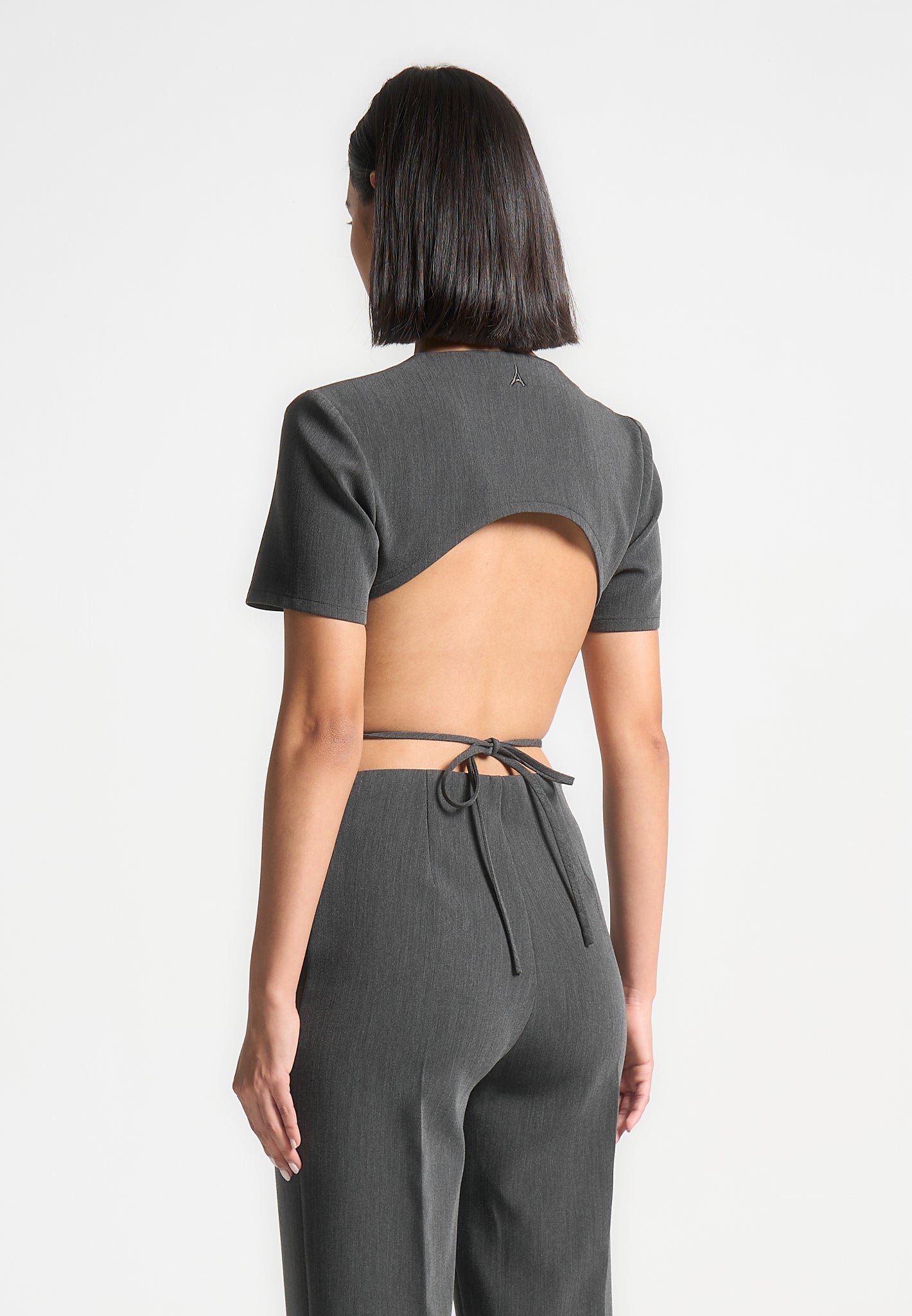 Backless Thread Top Curved Hem Backless Crop Top with Self-Tie | Dark Grey - Manière De Voir