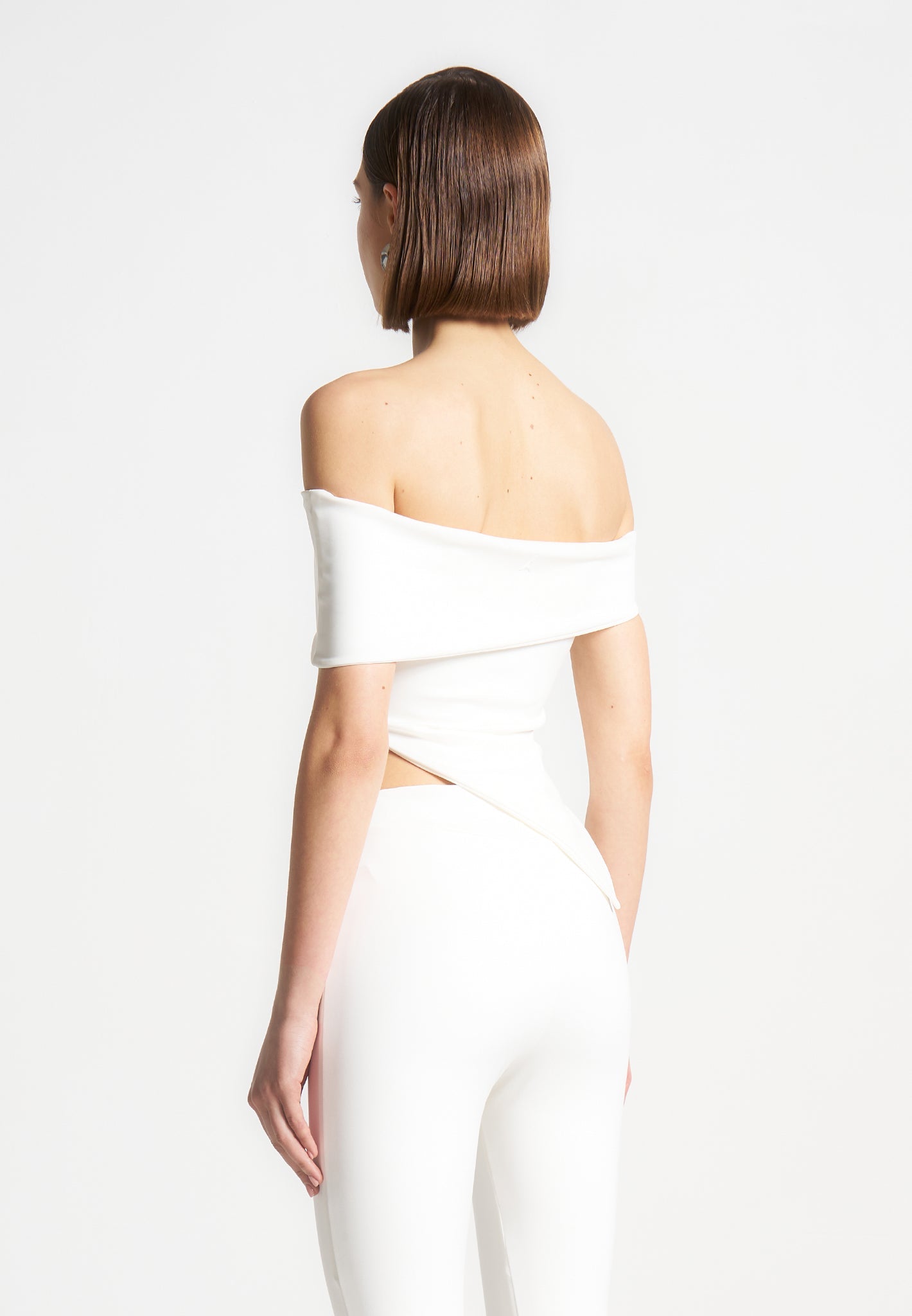 Bardot Top with Angled Hem & Off-White Color | Manière De Voir