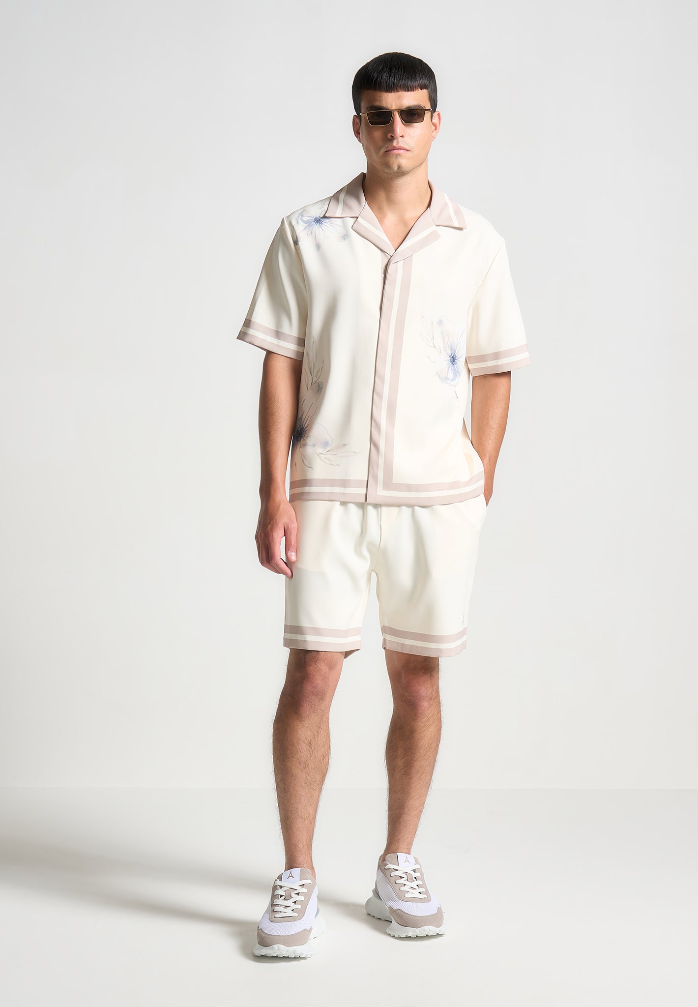 Floral Border Shorts with Elastic Waistband | Manière De Voir