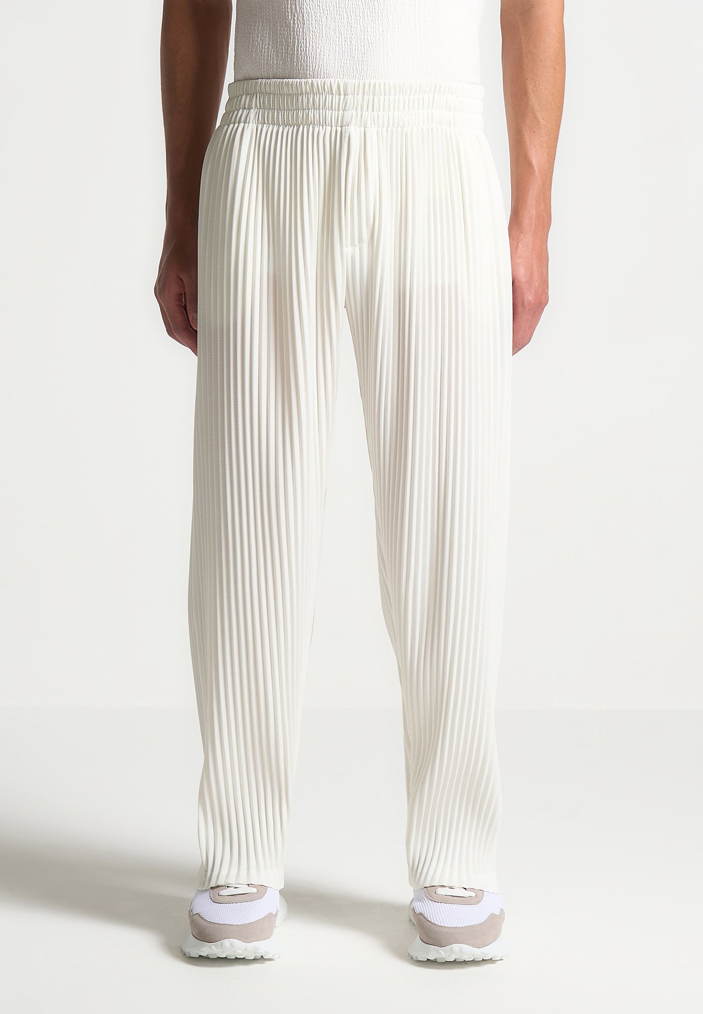 Off-White Pleated Trousers with Elastic Waistband | Jonas
