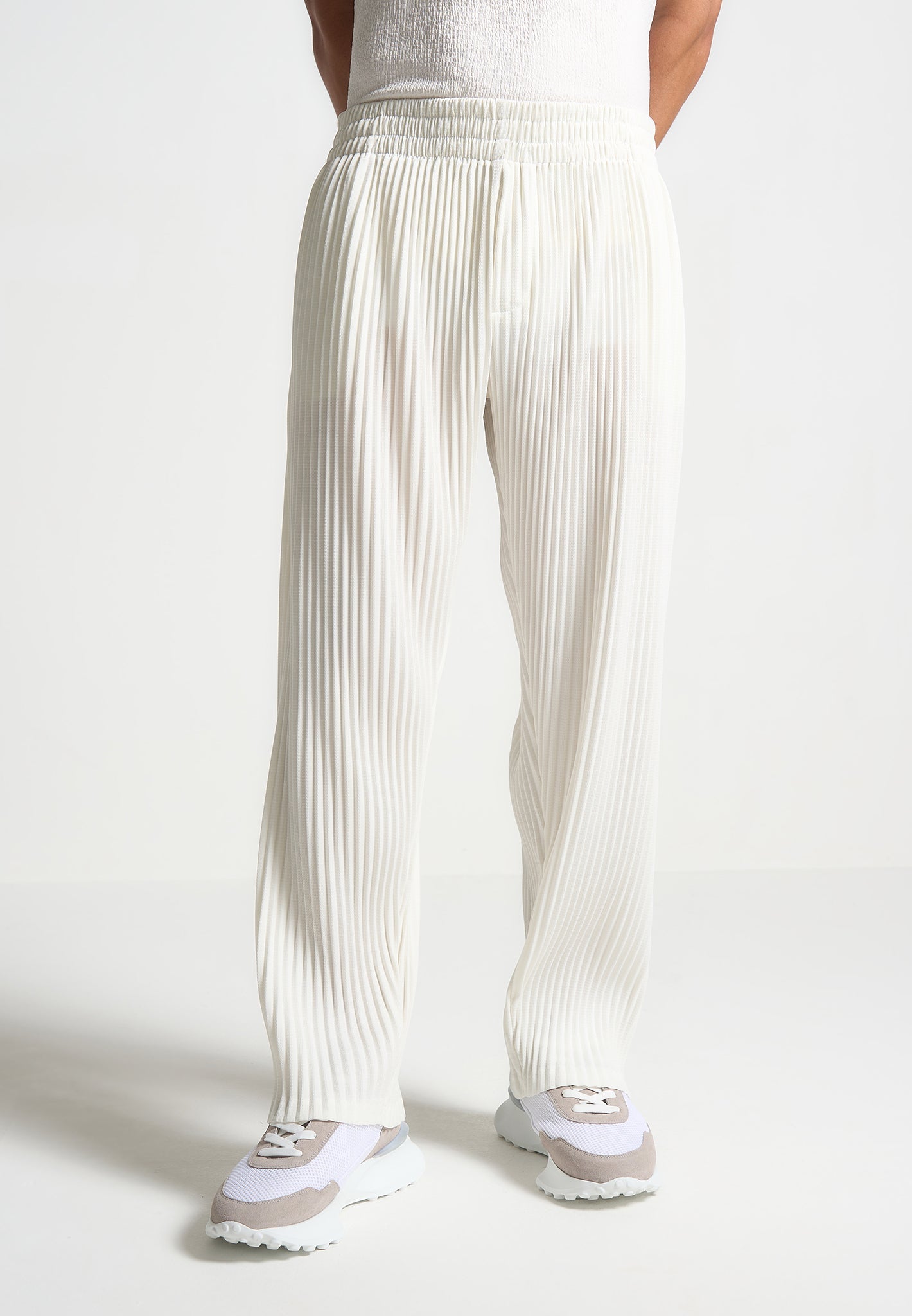 Off-White Pleated Trousers with Elastic Waistband | Jonas