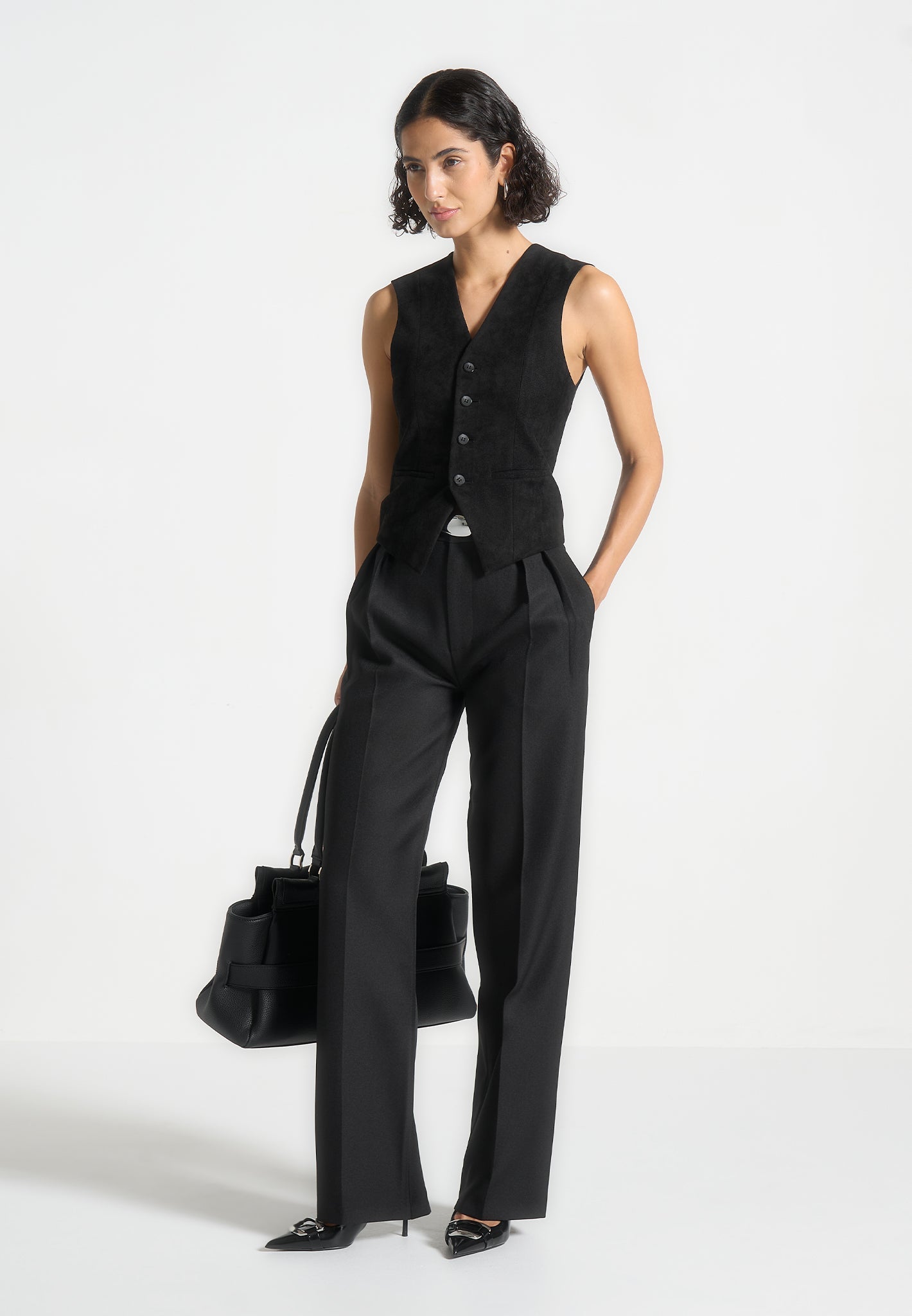 Tailored Twin Pleat Trousers for Women - Straight Leg & Mid Rise | Manière De Voir