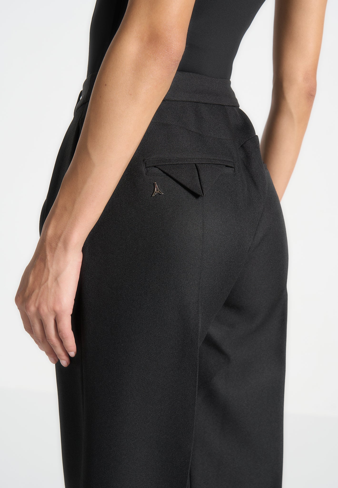 Tailored Twin Pleat Trousers for Women - Straight Leg & Mid Rise | Manière De Voir