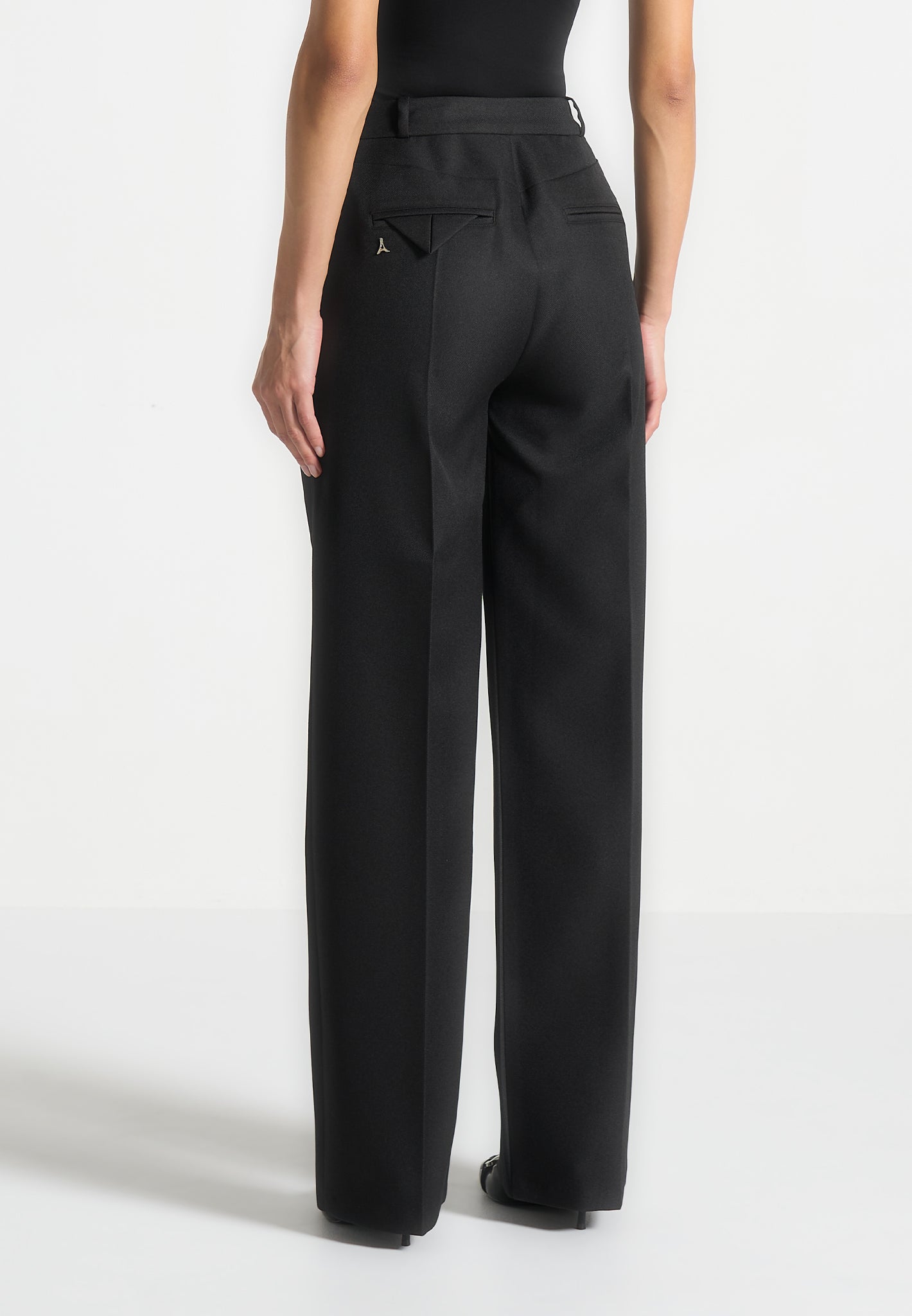 Tailored Twin Pleat Trousers for Women - Straight Leg & Mid Rise | Manière De Voir