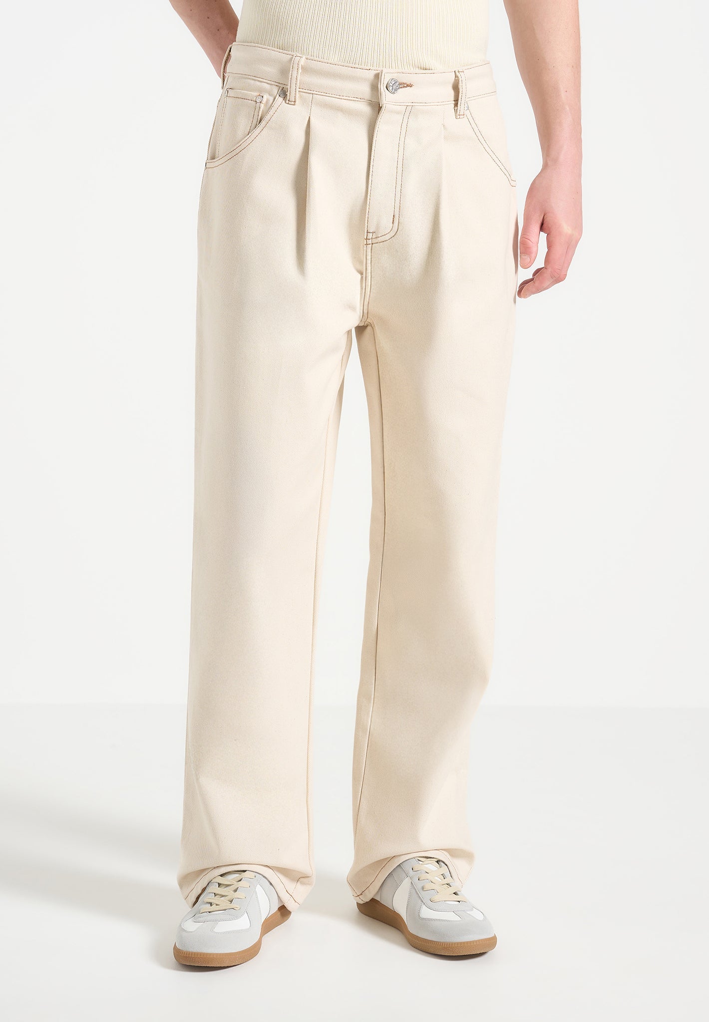Pleated Denim Jeans with Tapered Leg & Structured Fit | Arnault