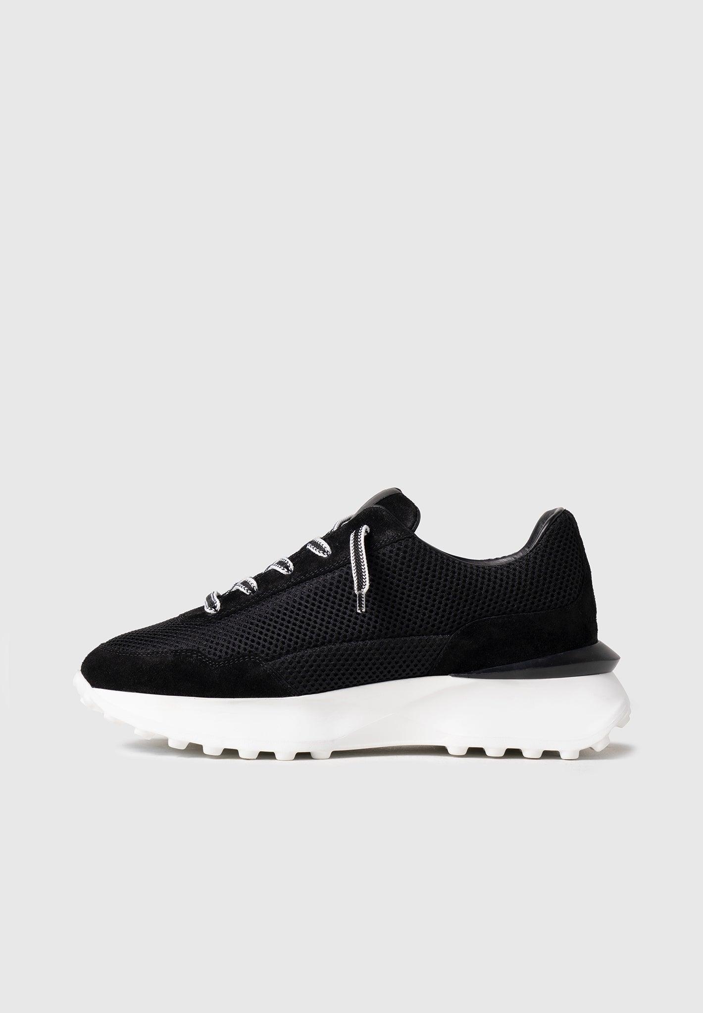 Breathable Mesh Running Shoes with Suede & Leather Details | L'Artiste