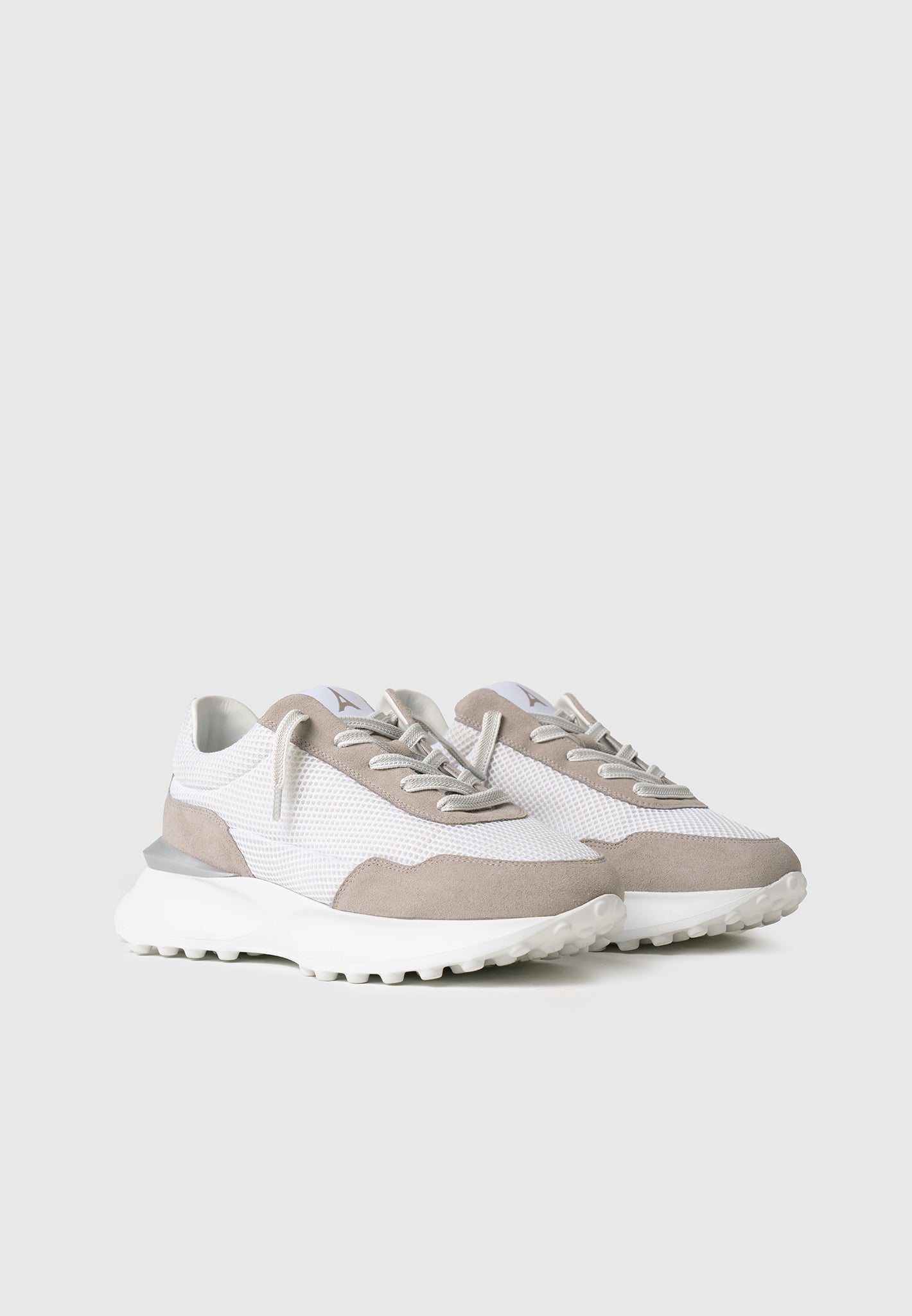 Breathable Mesh Running Shoes with Suede & Leather Details | L'Artiste