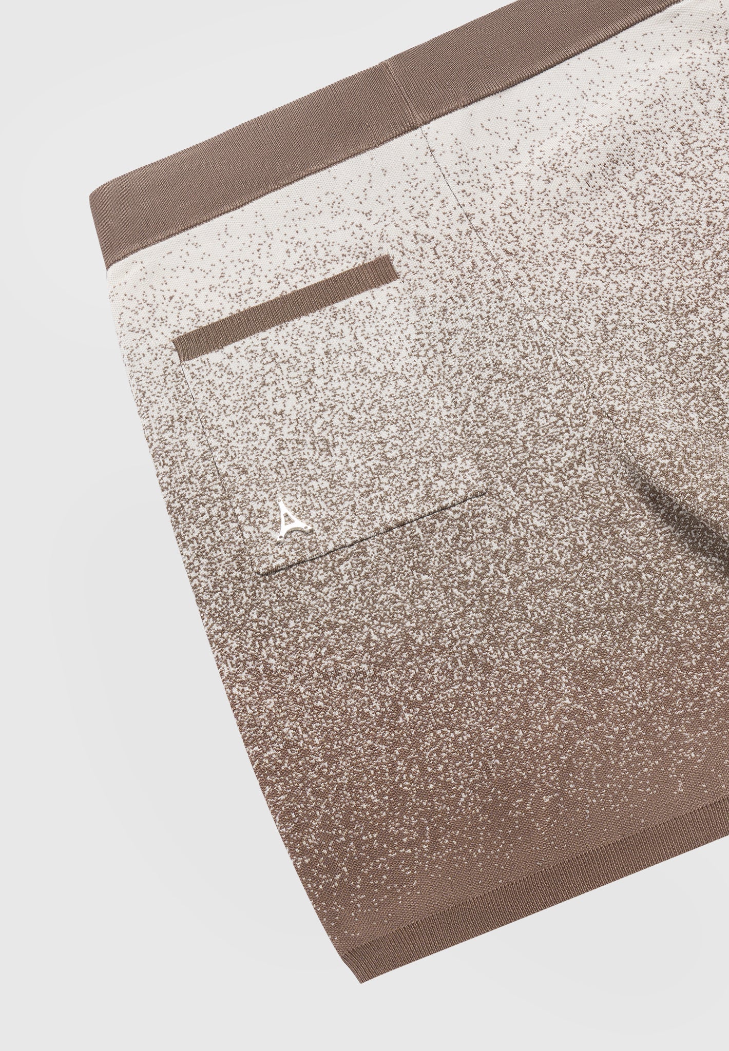 Ombré Knit Shorts with Drawstring Waistband & Gradient Effect | Manière De Voir