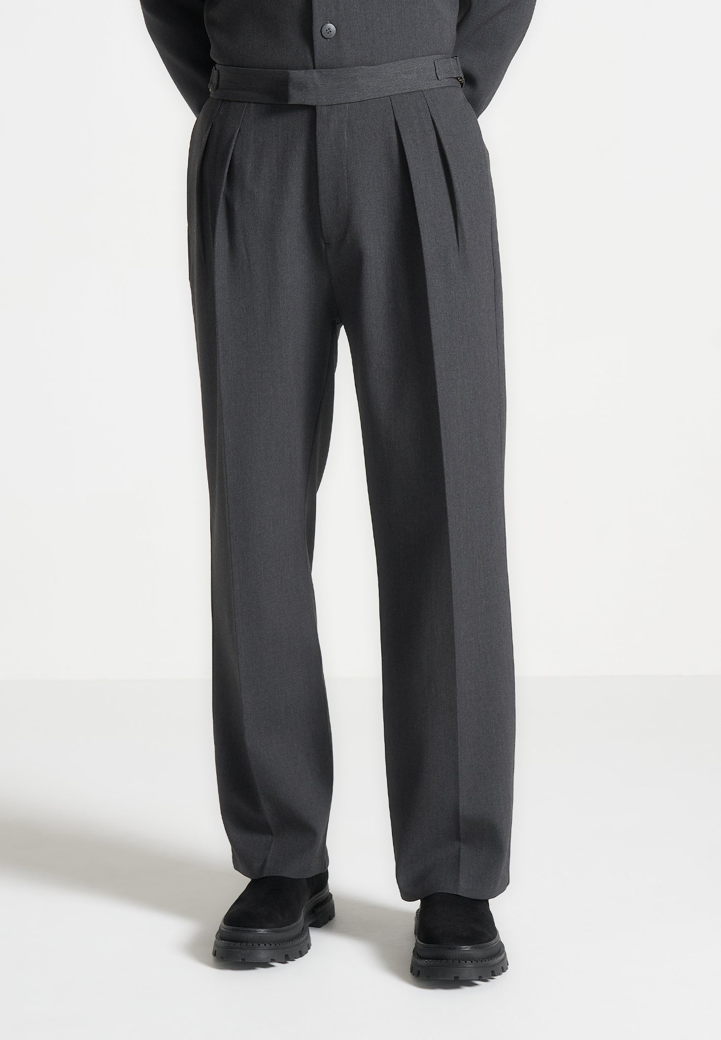 Relaxed Fit Tailored Trousers with Pleat Detail & Slip Pockets | Manière De Voir