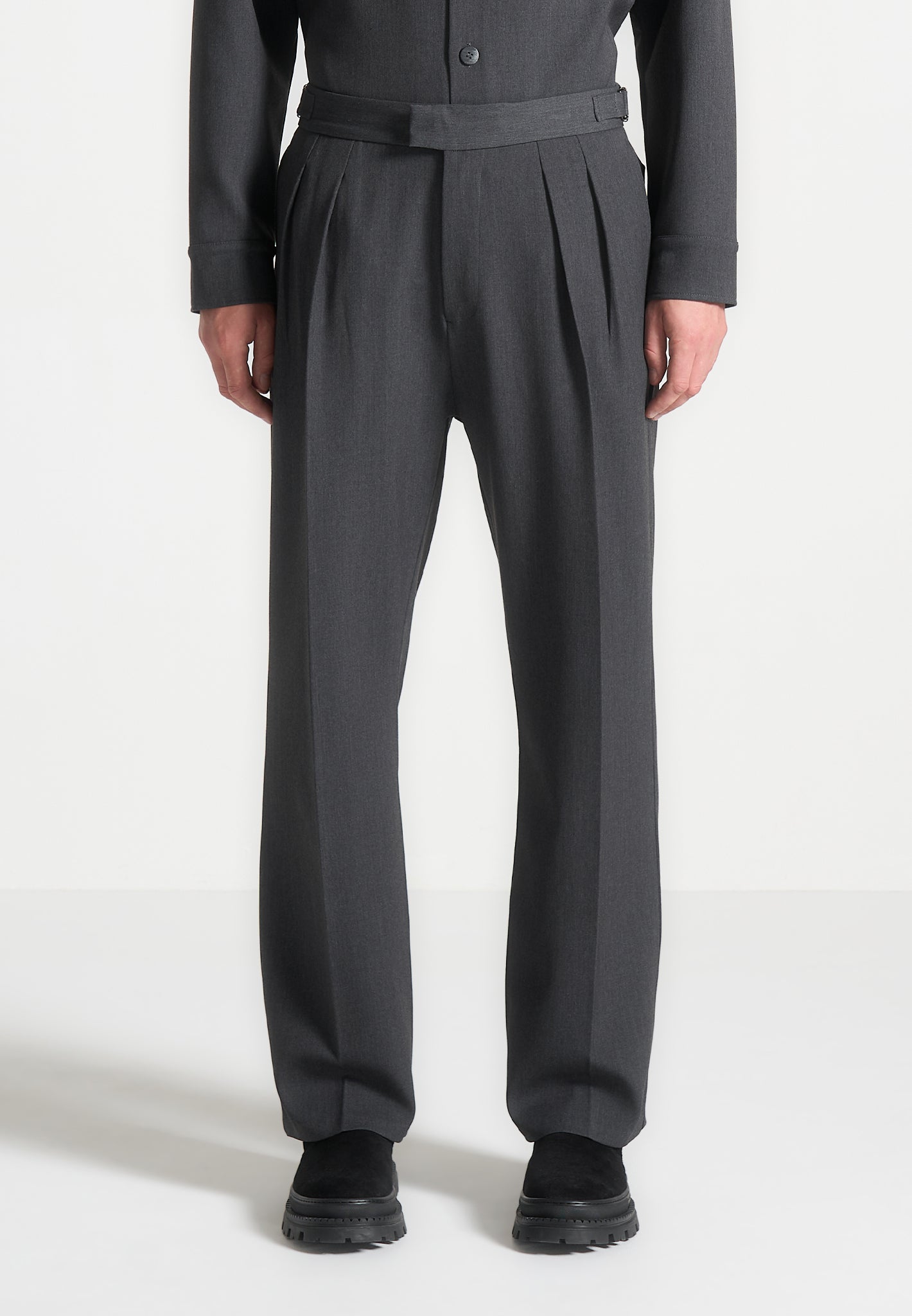 Relaxed Fit Tailored Trousers with Pleat Detail & Slip Pockets | Manière De Voir