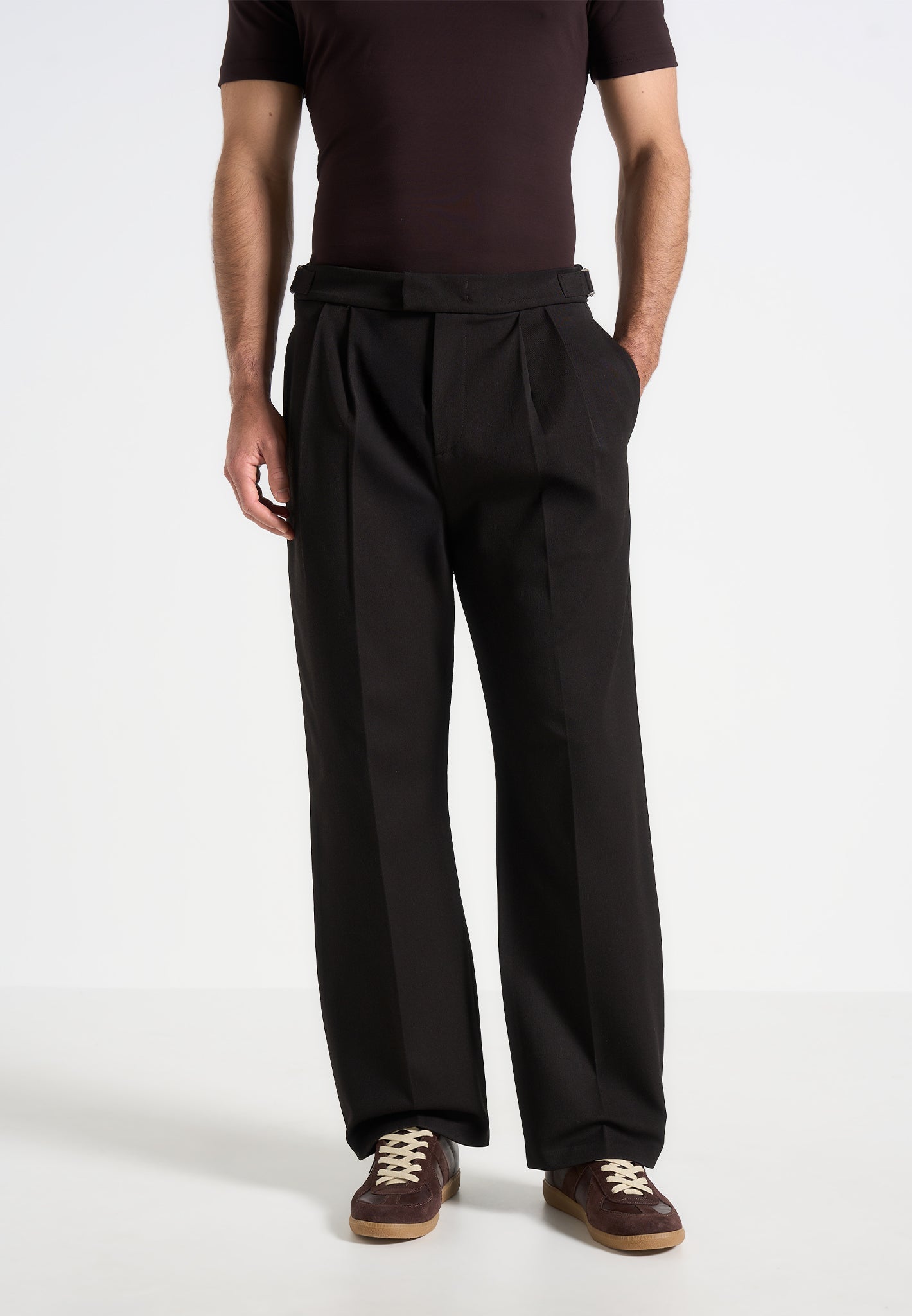 Relaxed Fit Pleated Tailored Trousers for Men - Brown | Pierre