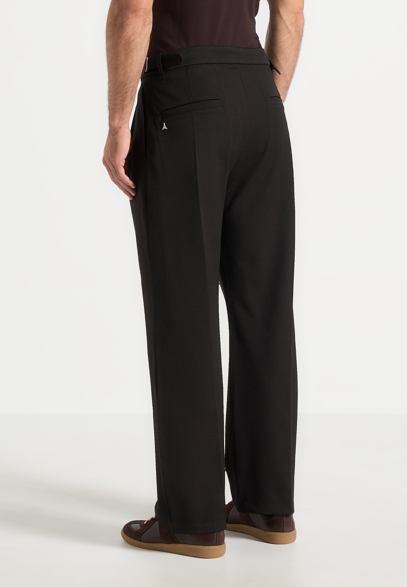 Relaxed Fit Pleated Tailored Trousers for Men - Brown | Pierre