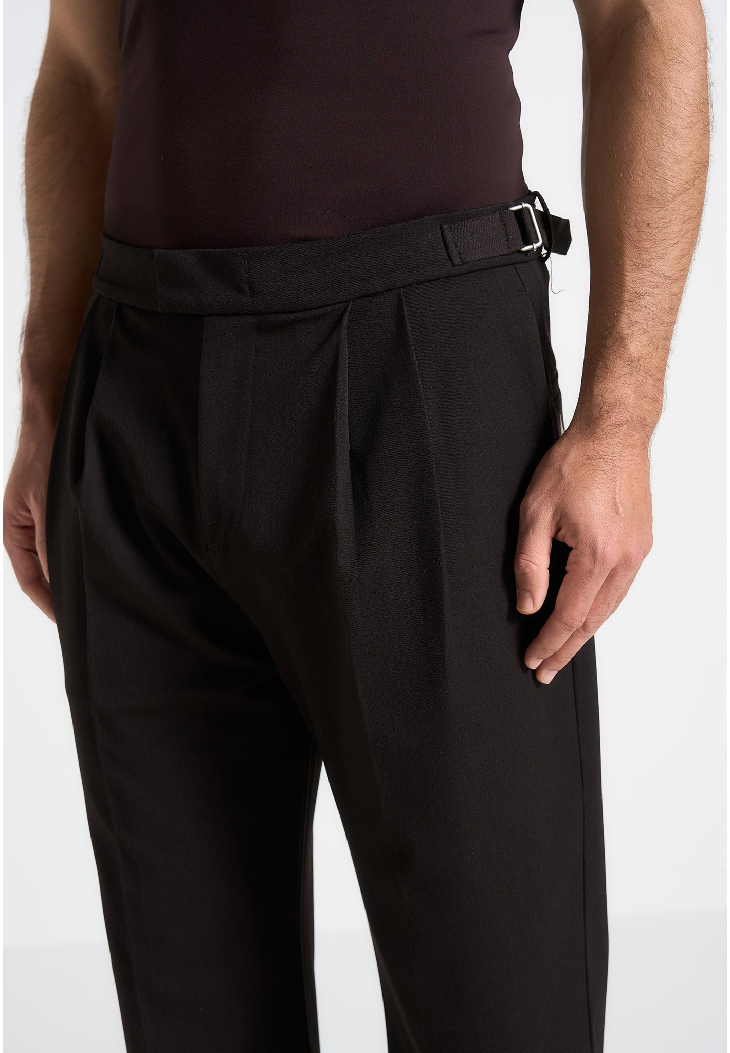 Relaxed Fit Pleated Tailored Trousers for Men - Brown | Pierre