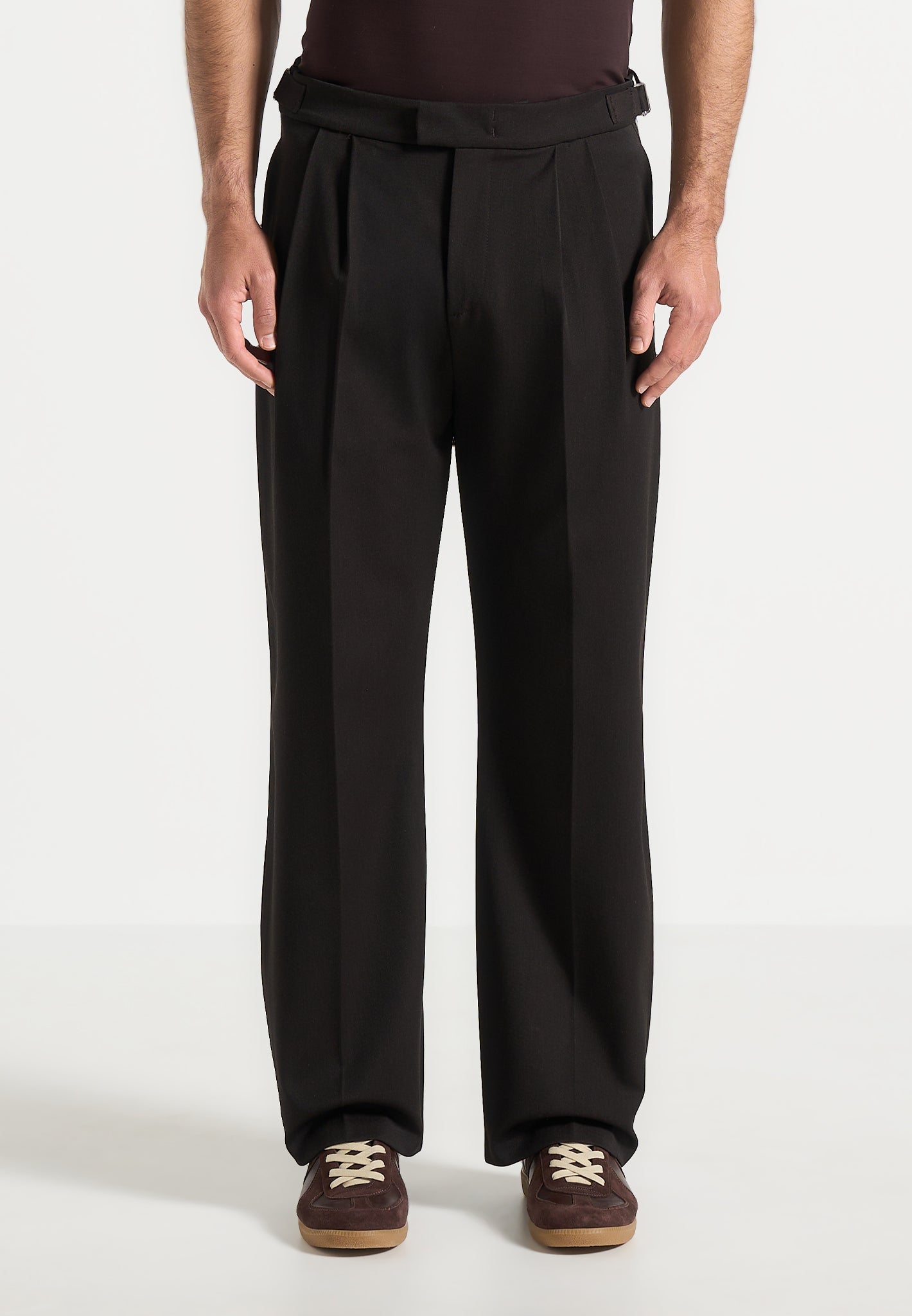 Relaxed Fit Pleated Tailored Trousers for Men - Brown | Pierre