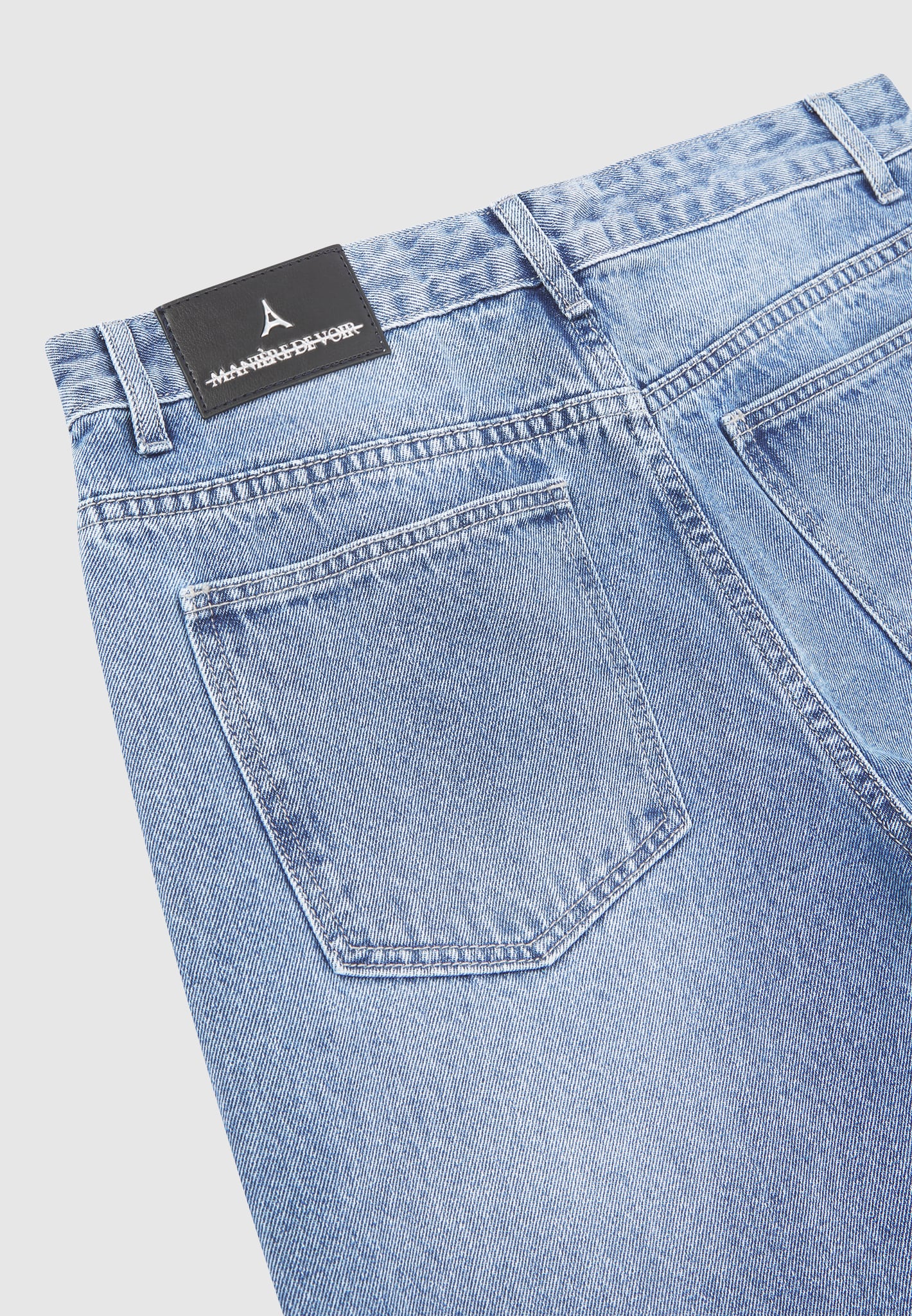 Regular Fit Mid Blue Jeans | 13oz Denim & Vegan Leather Patch | Manière De Voir