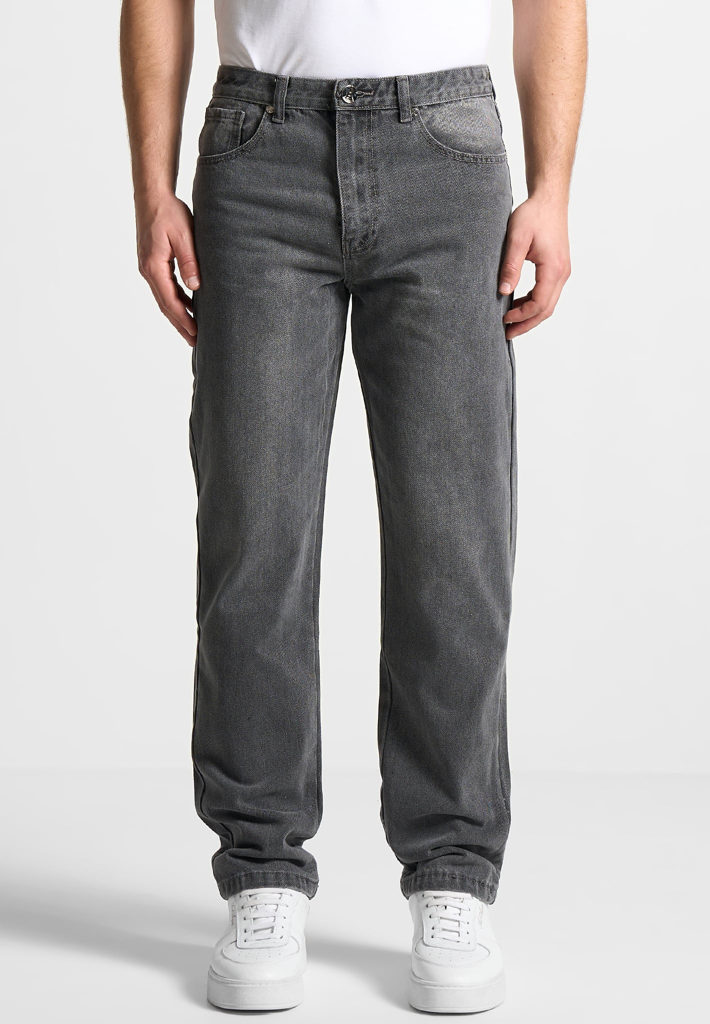 Relaxed Fit Straight Leg Jeans in Washed Grey | Manière De Voir