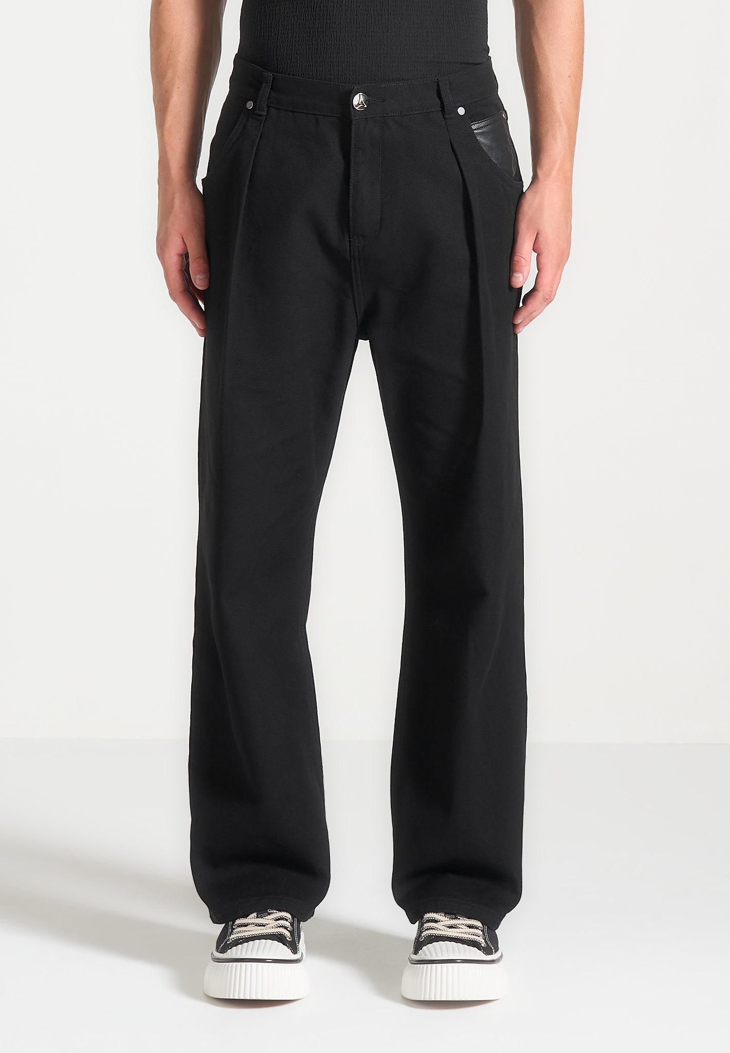 Relaxed Fit Pleated Jeans for Men | Premium Gabardine Black