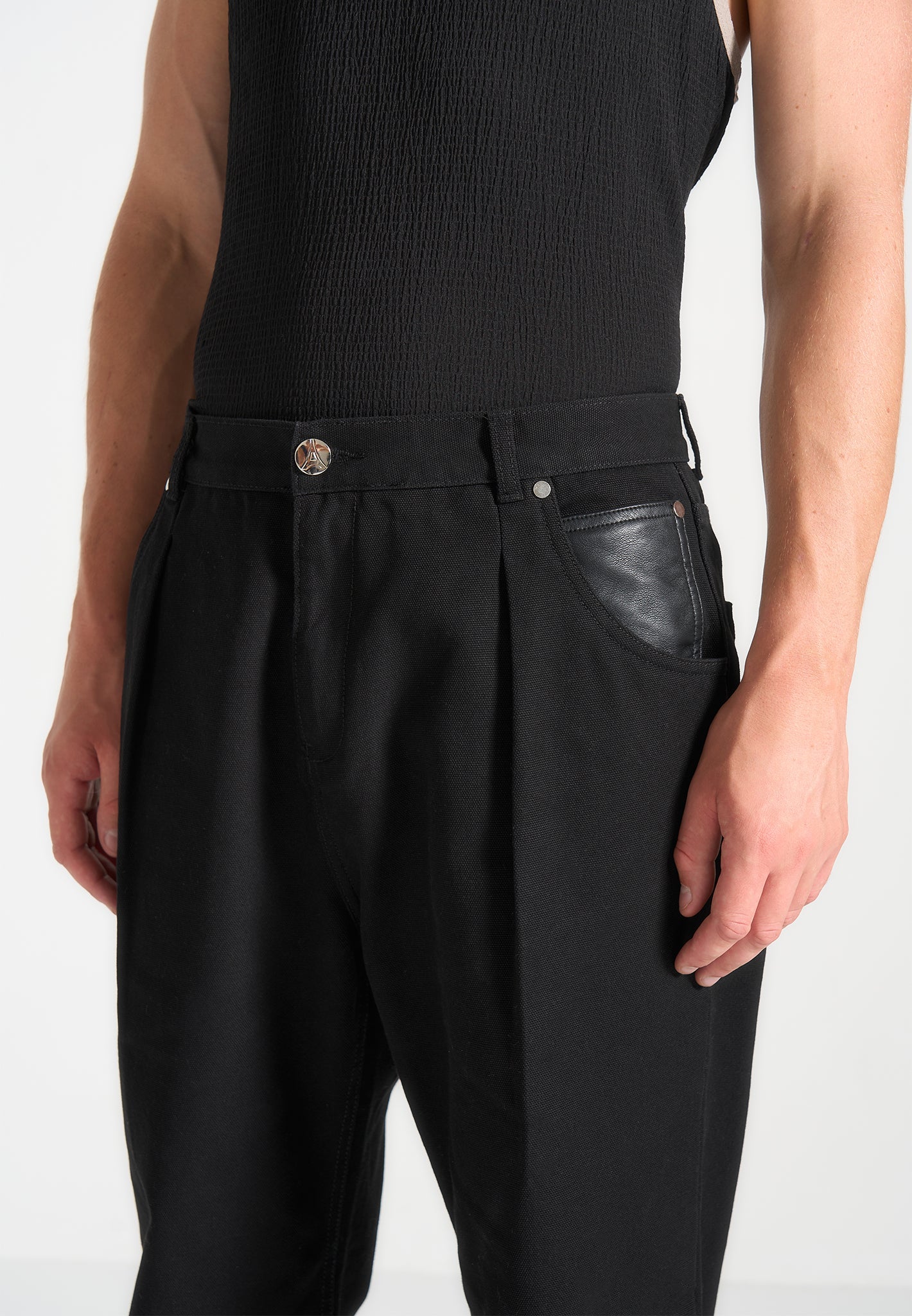 Relaxed Fit Pleated Jeans for Men | Premium Gabardine Black