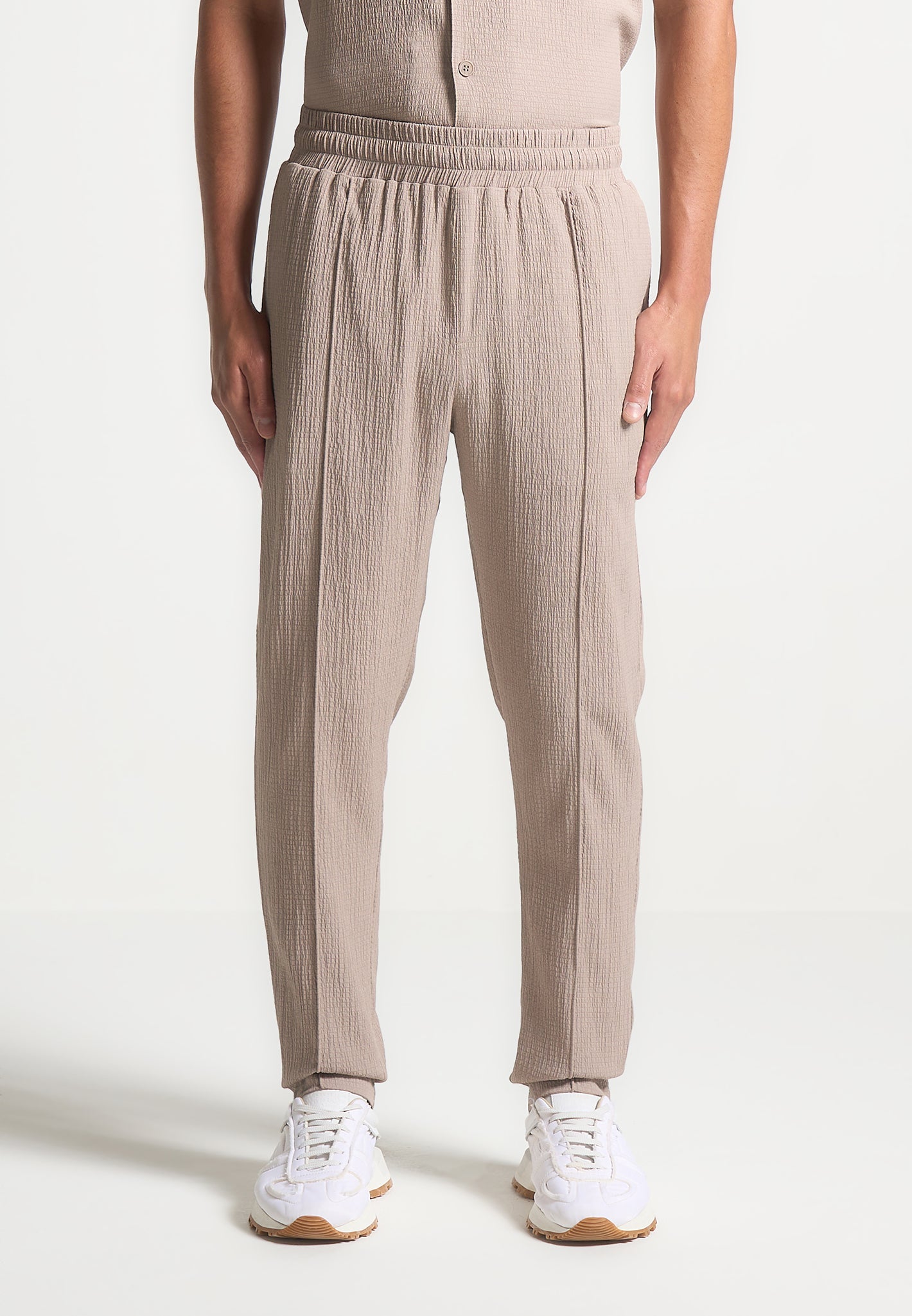 Seersucker Tapered Trousers with Elastic Waistband | Manière De Voir