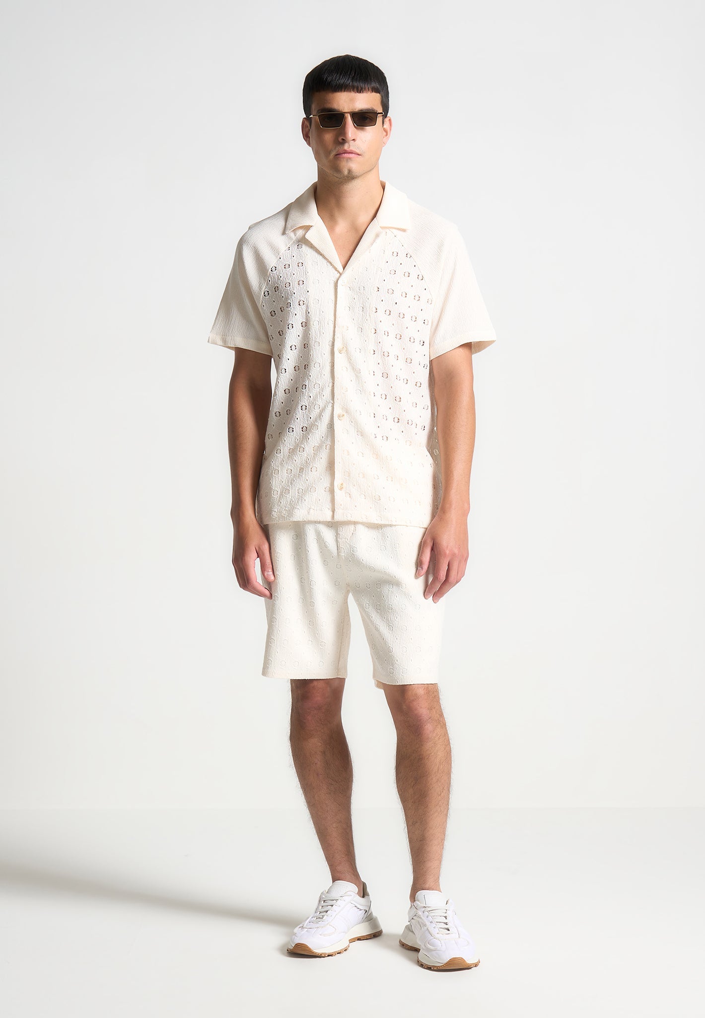 Textured Raglan Shirt with Crochet Weft & Button-Up Detail | Manière De Voir
