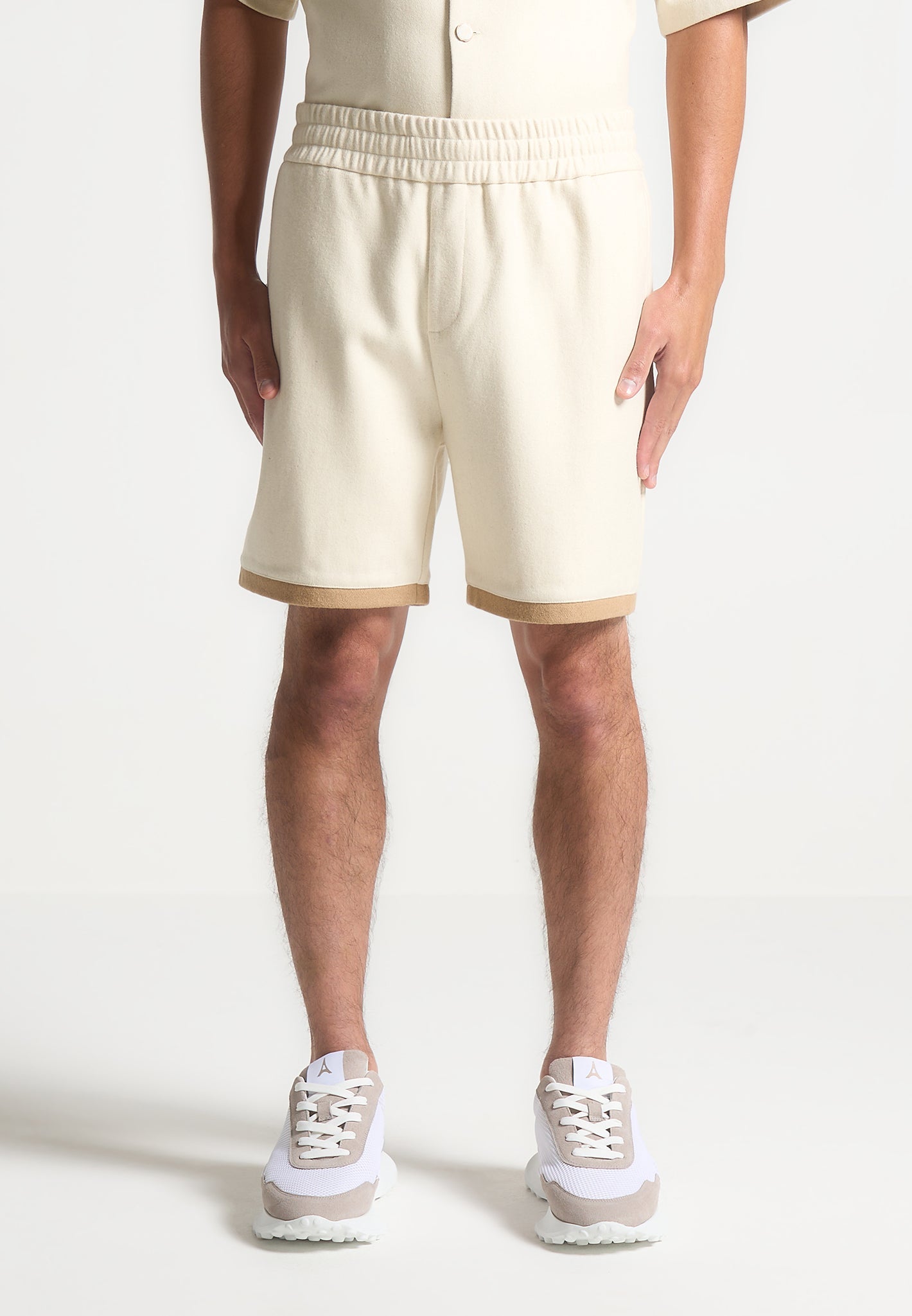 Men's Wool Shorts with Elastic Waistband & Side Pockets | Manière De Voir